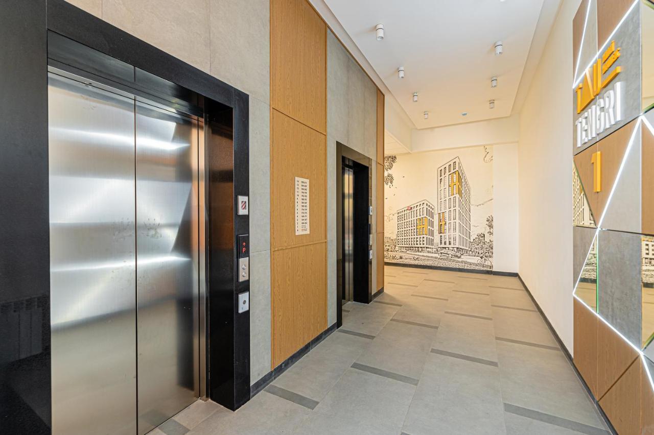 золотой квадрат Apartment